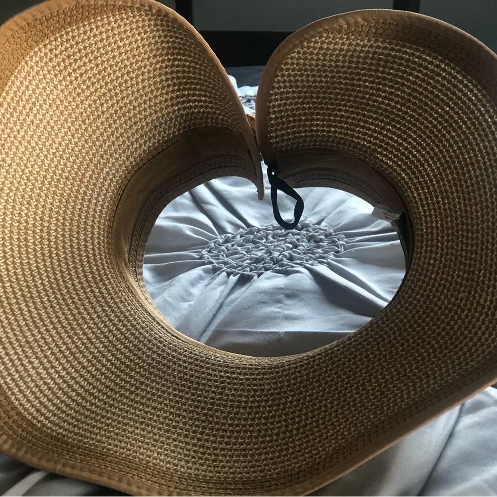 Hat - Picture 3 of 13